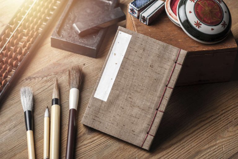 Un ex-libris personnalis&eacute;, trace vivante de votre h&eacute;ritage culturel dans chaque livre